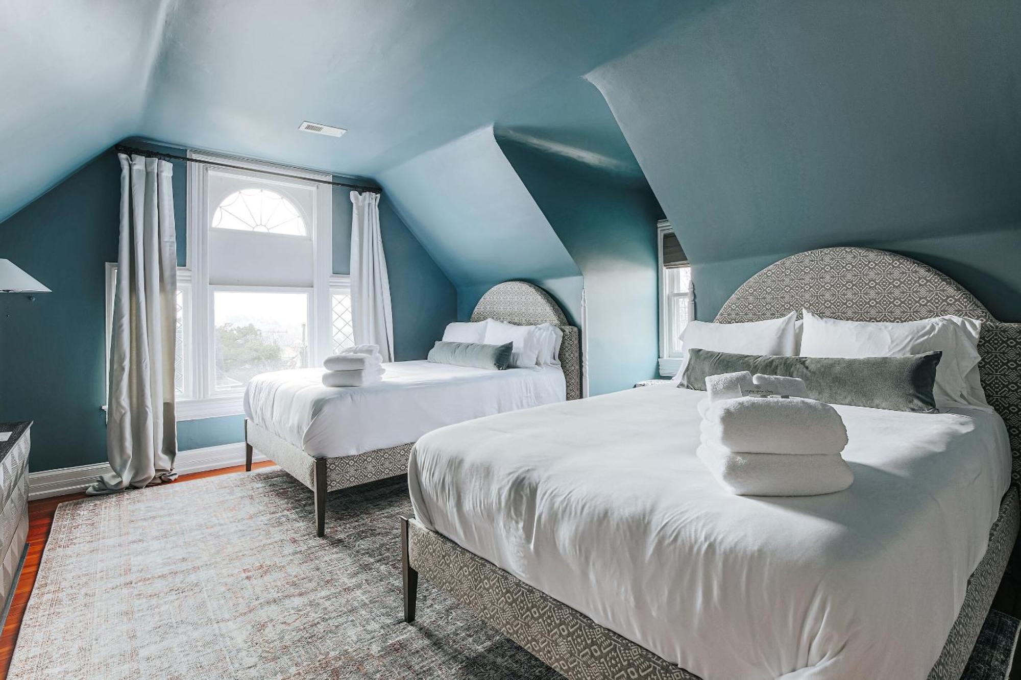 The Historic Berkeley Place Staunton Room photo
